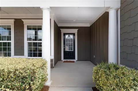 Exterior - 746 Firefly Ct, Griffin, GA 30223 photo 2 of 7