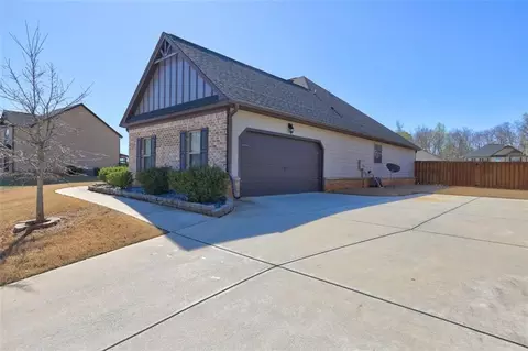 Exterior - 60 Streamside Dr, Covington, GA 30016 photo 2 of 7