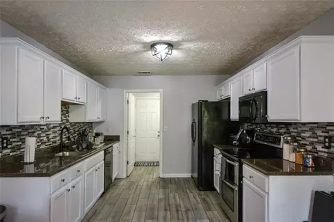 Kitchen - 1477 Arbor Place Dr, Morrow, GA 30260 photo 2 of 4