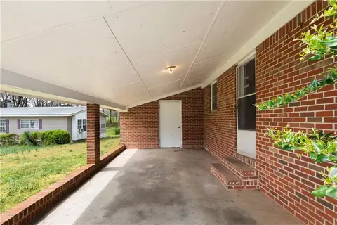 Exterior - 31 Mill St, Cave Spring, GA 30124 photo 4 of 5