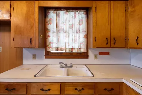 Kitchen - 31 Mill St, Cave Spring, GA 30124 photo 3 of 4