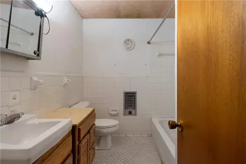 Bath - 31 Mill St, Cave Spring, GA 30124 photo 1 of 2