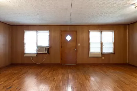 Living - 31 Mill St, Cave Spring, GA 30124 photo 5 of 6