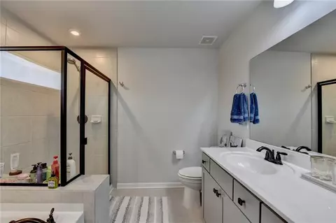Bath - 3173 Lowell Rd, Bethlehem, GA 30620 photo 4 of 5