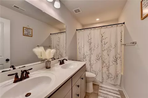 Bath - 3173 Lowell Rd, Bethlehem, GA 30620 photo 2 of 5