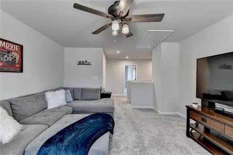 Entry Way - 3173 Lowell Rd, Bethlehem, GA 30620 photo 6 of 8