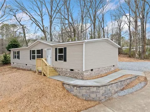 5734 Sallee Cir, Oakwood, GA 30566
