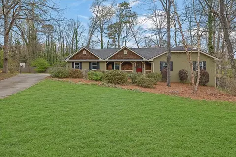 1082 Oak Grove Cir, Lawrenceville, GA 30043