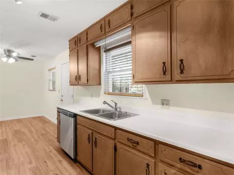 Kitchen - 134 Glen Echo Dr, Jackson, GA 30233 photo 3 of 4