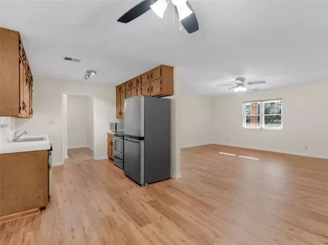 Living - 134 Glen Echo Dr, Jackson, GA 30233 photo 6 of 7
