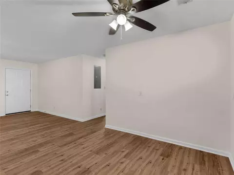 Living - 134 Glen Echo Dr, Jackson, GA 30233 photo 4 of 7