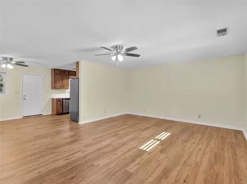 Living - 134 Glen Echo Dr, Jackson, GA 30233 photo 5 of 7