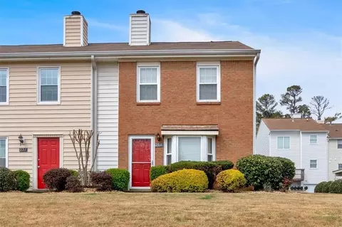 219 Holcomb Ferry Rd, Roswell, GA 30076