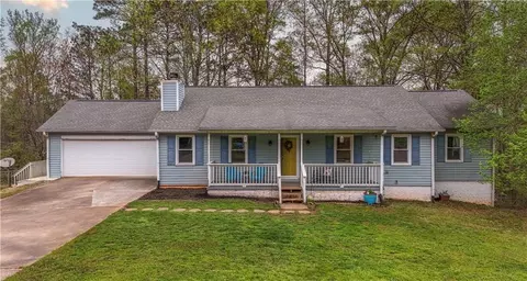 1074 Whooping Creek Rd, Carrollton, GA 30116