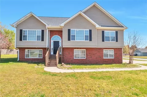 1515 Summer Lake Ter, Loganville, GA 30052