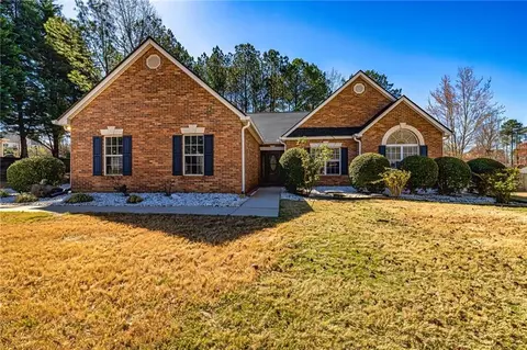 409 Hunting Ridge Way, Ellenwood, GA 30294