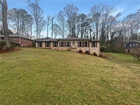 724 Dukehart Ct, Stone Mountain, GA 30083