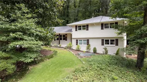 205 Glencourtney Dr, Sandy Springs, GA 30328