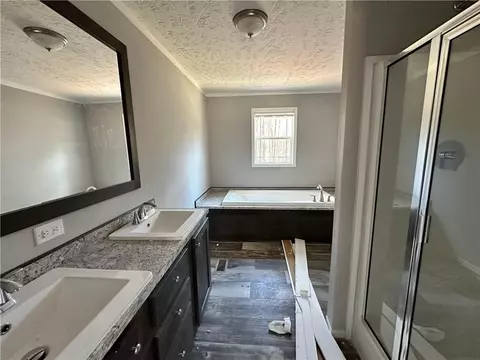 Bath - 485 Dugdown Rd, Buchanan, GA 30113 photo 2 of 3