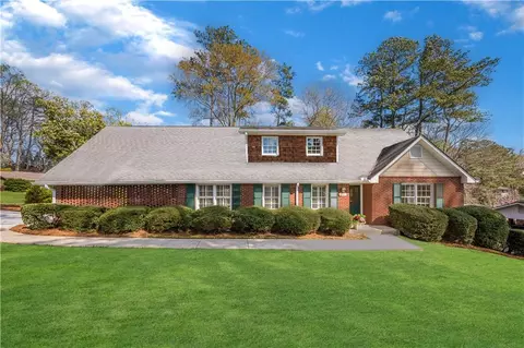 1335 Knoll Woods Ct, Roswell, GA 30075