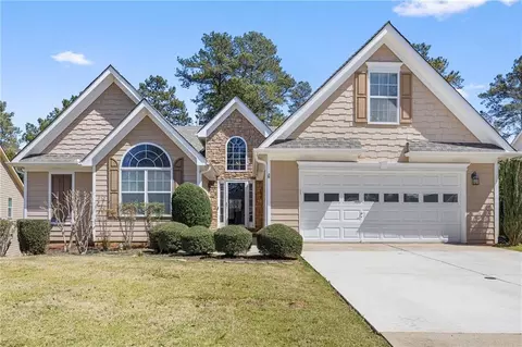 407 Black Fox Dr, Locust Grove, GA 30248
