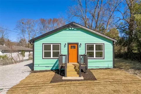 Exterior - 445 S Broad St, Toccoa, GA 30577 photo 4 of 12