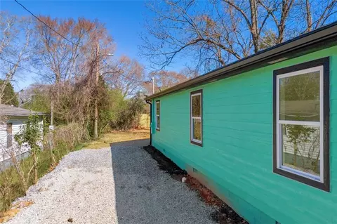 Exterior - 445 S Broad St, Toccoa, GA 30577 photo 5 of 12