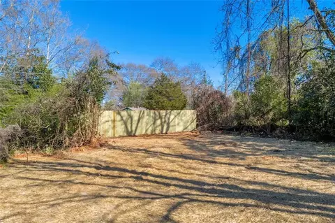Exterior - 445 S Broad St, Toccoa, GA 30577 photo 12 of 12