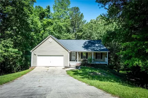 3013 Rockview Dr, Loganville, GA 30052