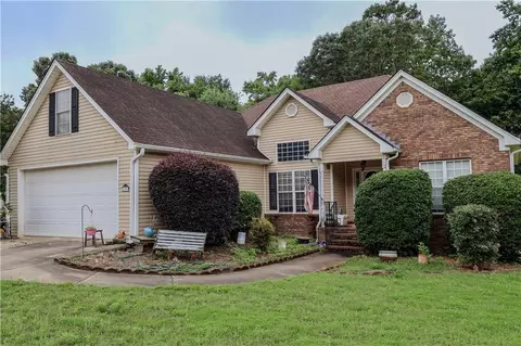 196 Lamar Ln, Hoschton, GA 30548