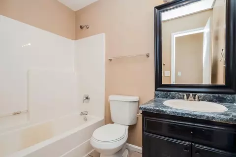 Bath - 10670 Day Lily Dr, Hampton, GA 30228 photo 2 of 3