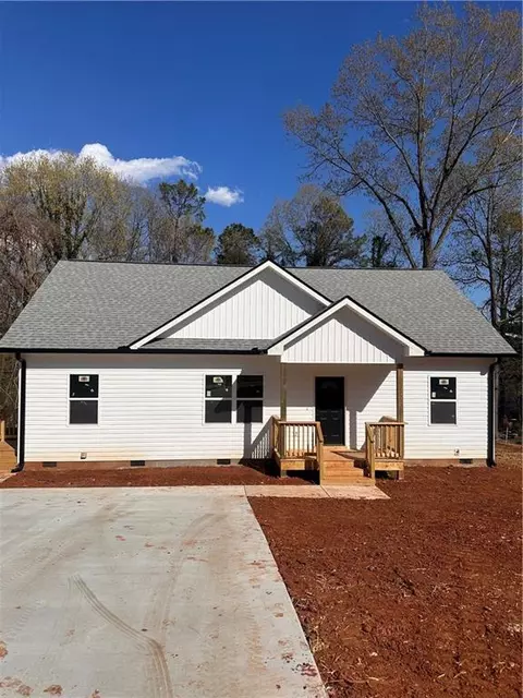 157 Poplar St, Calhoun, GA 30701