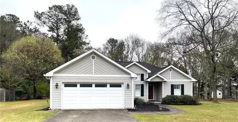 3503 Saddlebrook Dr, Loganville, GA 30052