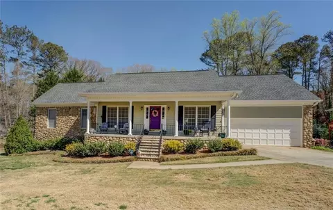 802 Sugar Creek Dr SE, Conyers, GA 30094