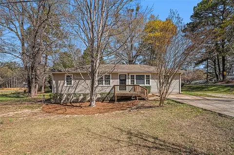10164 Sunny Dr SW, Covington, GA 30014