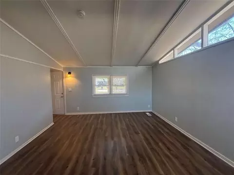 Living - 529 Landers St, Monroe, GA 30655 photo 1 of 4