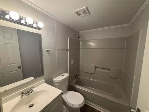 Bath - 529 Landers St, Monroe, GA 30655 photo 1 of 1
