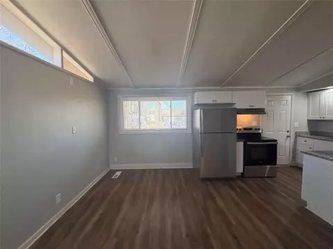 Living - 529 Landers St, Monroe, GA 30655 photo 4 of 4