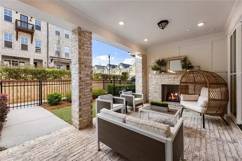 520 Clover Ln, Alpharetta, GA 30009