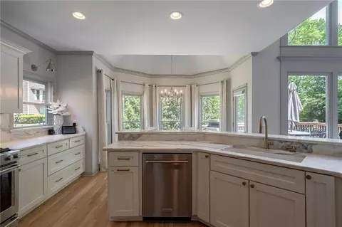 Kitchen - 320 N Drew Ct, Duluth, GA 30097 photo 5 of 11