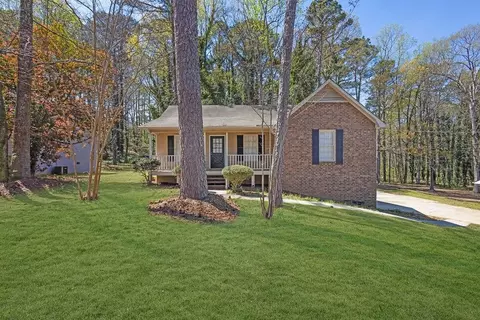 8633 Hilltop Rd, Jonesboro, GA 30236