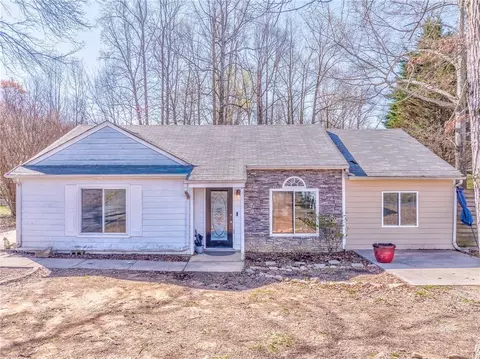 90 Greyland Farm Rd, Crandall, GA 30711