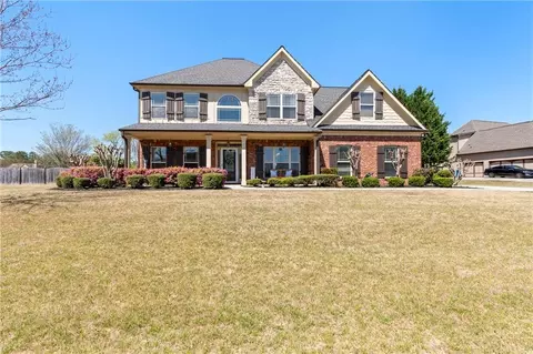 2100 Spruce Lake Dr, Dacula, GA 30019