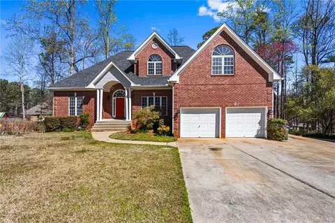 525 James Lee Dr, Suwanee, GA 30024