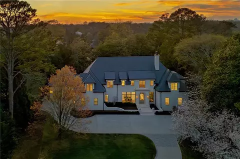 3364 Knollwood Dr NW, Atlanta, GA 30305