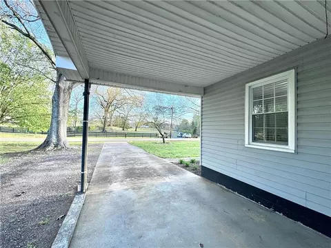 Exterior - 1031 E Hermitage Rd NE, Rome, GA 30161 photo 7 of 23