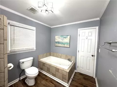 Bath - 1031 E Hermitage Rd NE, Rome, GA 30161 photo 2 of 3