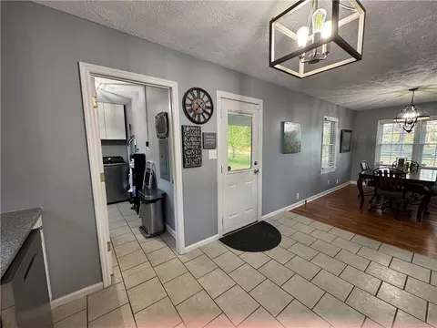 Entry Way - 1031 E Hermitage Rd NE, Rome, GA 30161 photo 2 of 4