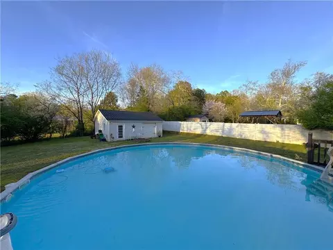 Exterior - 1031 E Hermitage Rd NE, Rome, GA 30161 photo 15 of 23