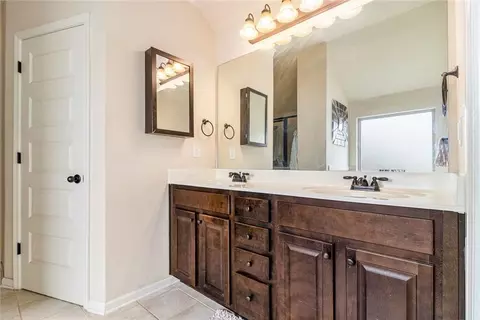 Bath - 345 Mango Ct, Mcdonough, GA 30253 photo 2 of 2